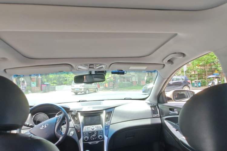 Used Hyundai Sonata 2011 2.4L Automatic Top-Tier Version Headliner