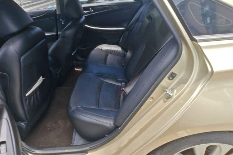 Used Hyundai Sonata 2011 2.4L Automatic Top-Tier Version Left Rear Seat