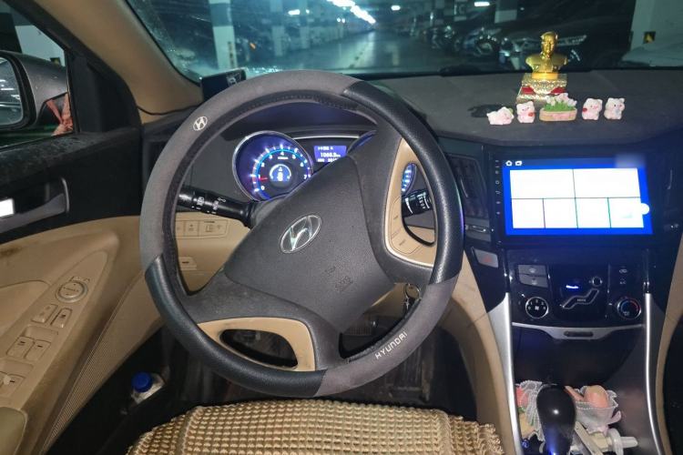 Used Hyundai Sonata 2011 2.0L Automatic Fashion Edition Steering Wheel