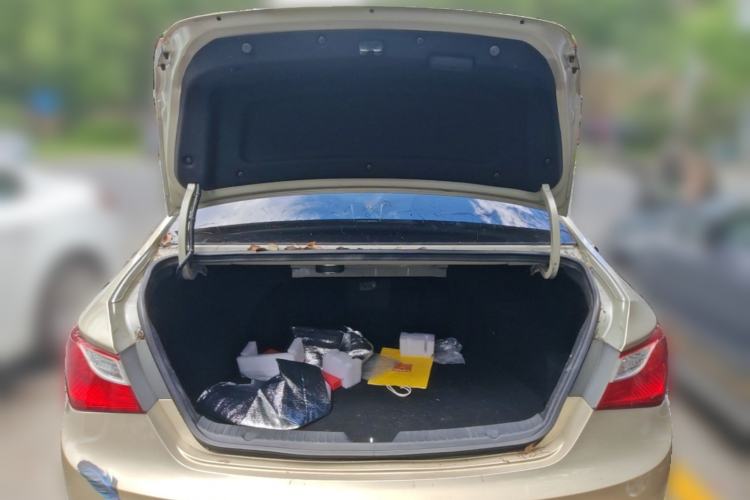 Used Hyundai Sonata 2011 2.4L Automatic Top-Tier Version Trunk