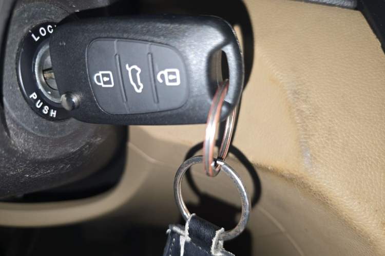 Used Hyundai Sonata 2011 2.0L Automatic Fashion Edition Vehicle Key