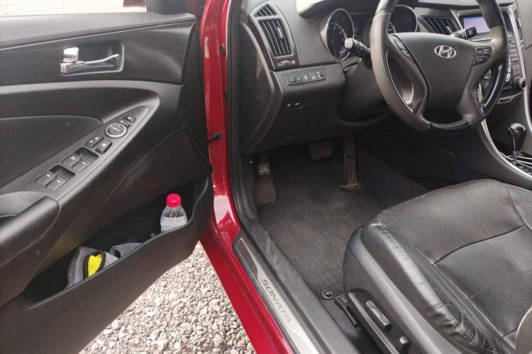 Used Hyundai Sonata 2011 2.0L Automatic Supreme Edition Driver Seat