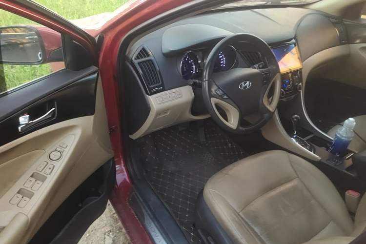 Used Hyundai Sonata 2011 2.0L Automatic Luxury Edition Driver Seat