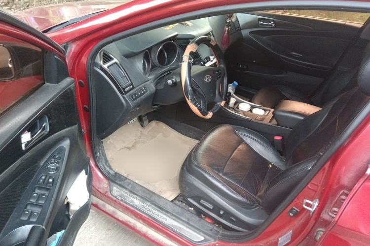 Used Hyundai Sonata 2011 2.0L Automatic Luxury Edition Driver Seat