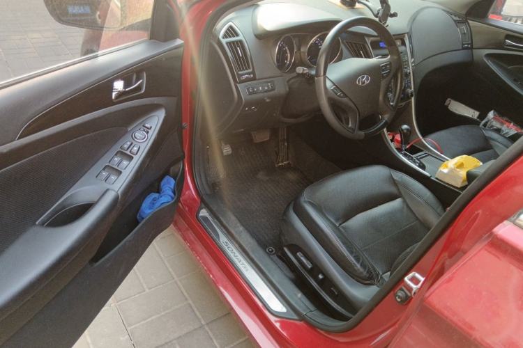 Used Hyundai Sonata 2011 2.0L Automatic Luxury Edition Driver Seat