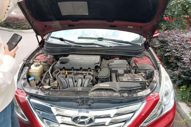 Used Hyundai Sonata 2011 2.0L Automatic Luxury Edition Engine Bay