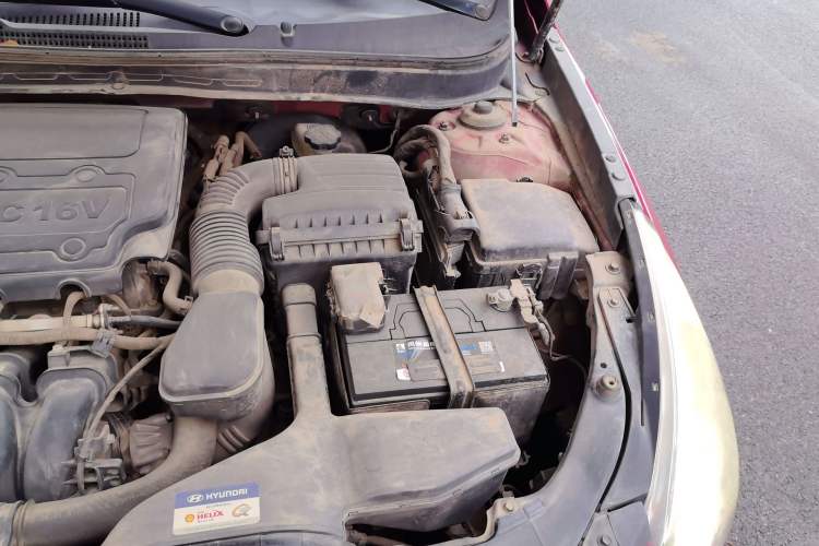 Used Hyundai Sonata 2011 2.0L Automatic Supreme Edition Engine Bay Left