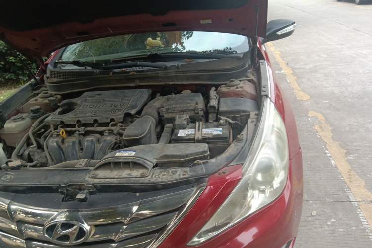 Used Hyundai Sonata 2011 2.0L Automatic Luxury Edition Engine Bay Left