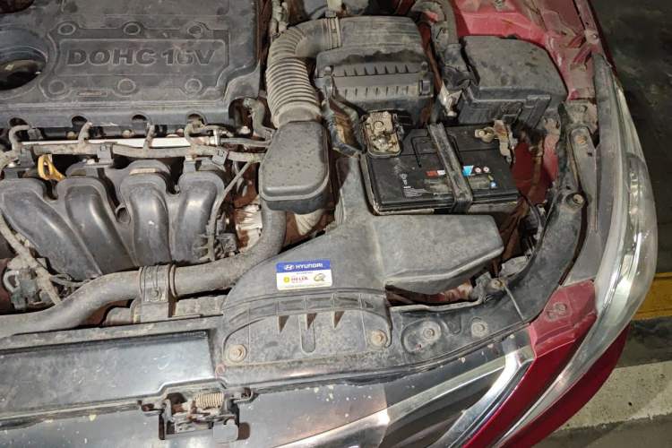 Used Hyundai Sonata 2011 2.0L Automatic Supreme Edition Engine Bay Left