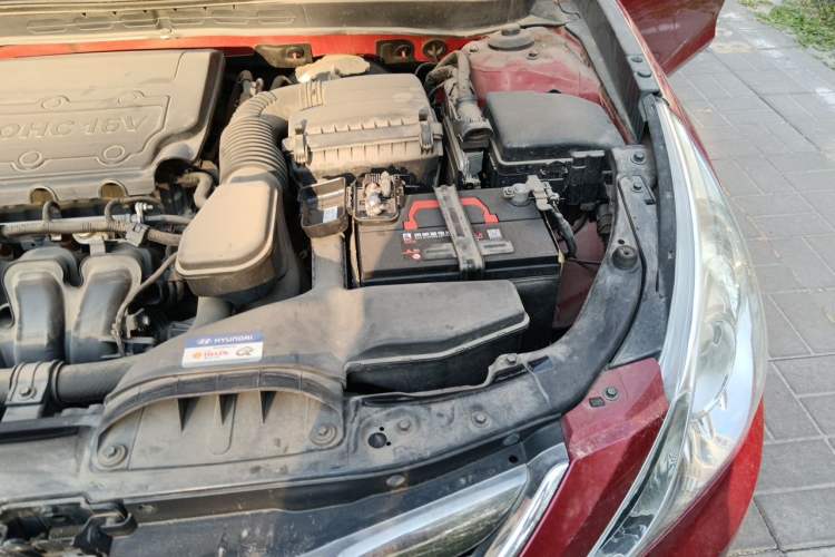 Used Hyundai Sonata 2011 2.0L Automatic Luxury Edition Engine Bay Left
