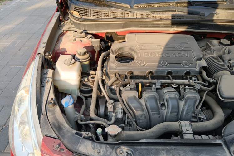 Used Hyundai Sonata 2011 2.0L Automatic Luxury Edition Engine Bay Right