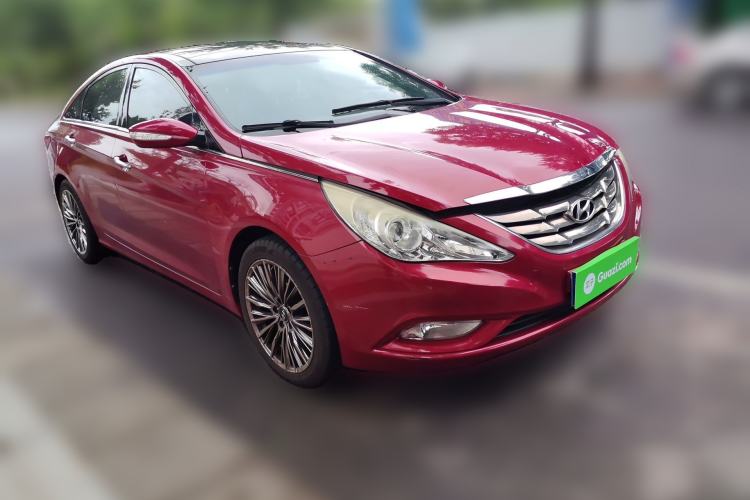 Used Hyundai Sonata 2011 2.0L Automatic Supreme Edition Front Right 45 Deg