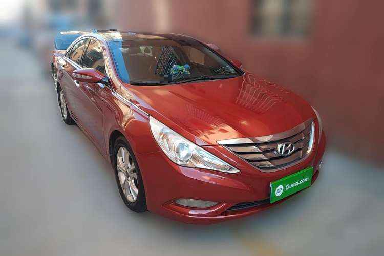 Used Hyundai Sonata 2011 2.0L Automatic Luxury Edition Front Right 45 Deg