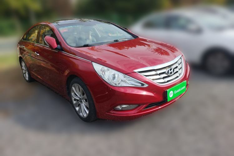 Used Hyundai Sonata 2011 2.0L Automatic Supreme Edition Front Right 45 Deg