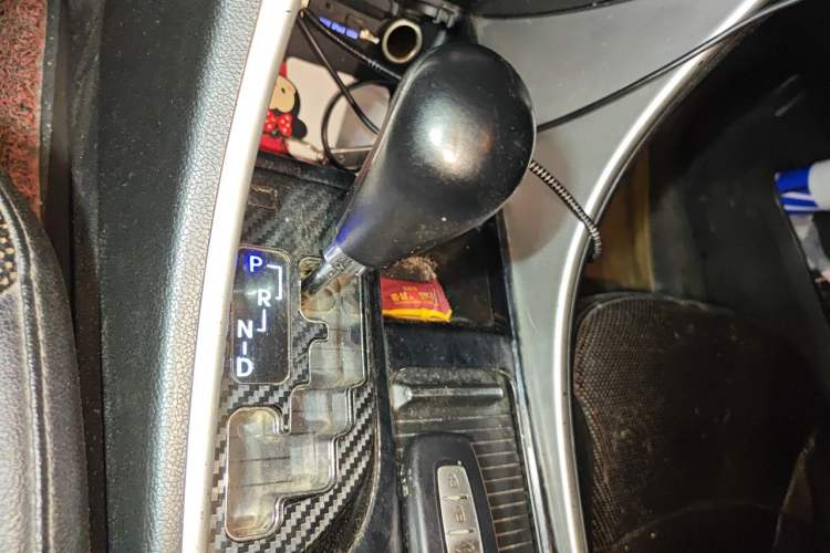 Used Hyundai Sonata 2011 2.0L Automatic Supreme Edition Gear Lever