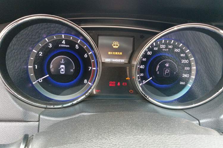 Used Hyundai Sonata 2011 2.0L Automatic Luxury Edition Instrument Cluster