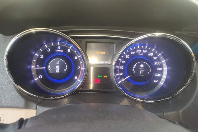 Used Hyundai Sonata 2011 2.0L Automatic Luxury Edition Instrument Cluster