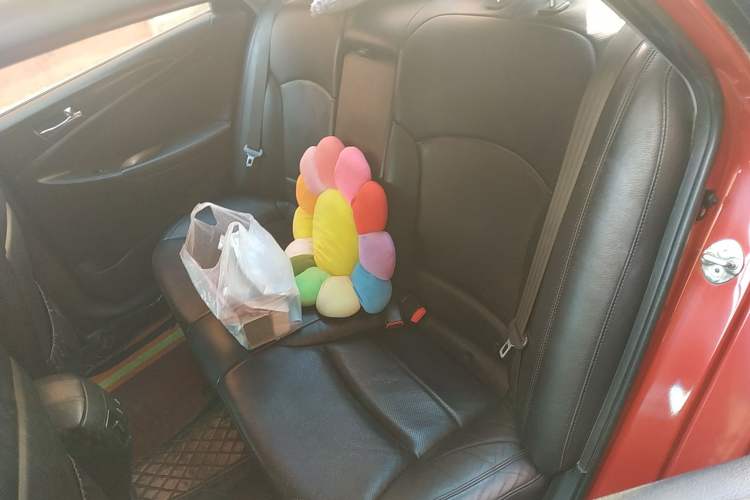 Used Hyundai Sonata 2011 2.0L Automatic Luxury Edition Left Rear Seat