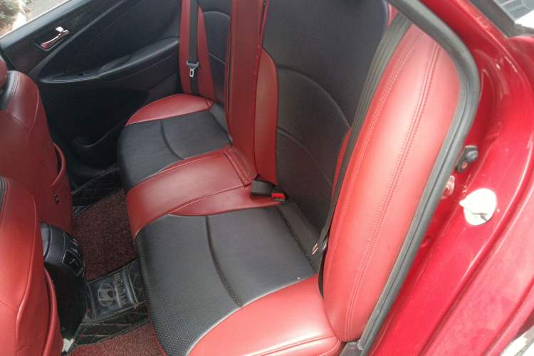 Used Hyundai Sonata 2011 2.0L Automatic Luxury Edition Left Rear Seat