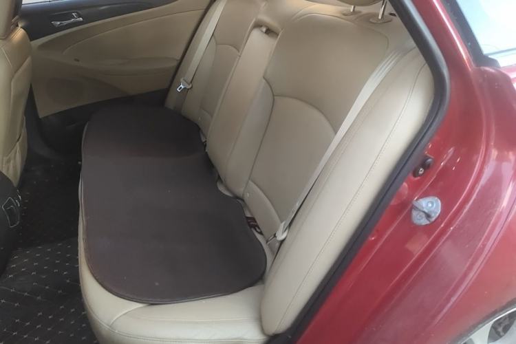 Used Hyundai Sonata 2011 2.0L Automatic Luxury Edition Left Rear Seat