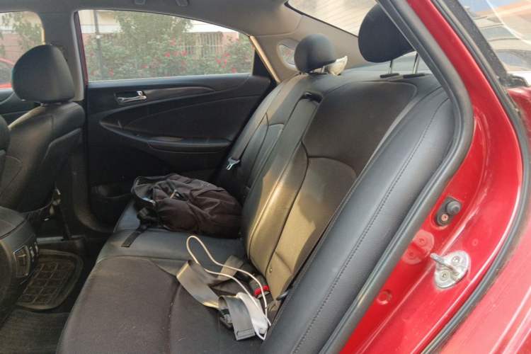 Used Hyundai Sonata 2011 2.0L Automatic Luxury Edition Left Rear Seat