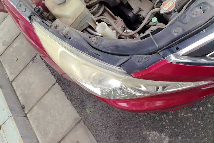 Used Hyundai Sonata 2011 2.0L Automatic Supreme Edition Right Front Headlight