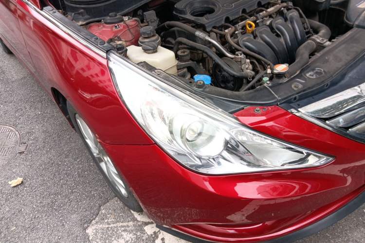 Used Hyundai Sonata 2011 2.0L Automatic Luxury Edition Right Front Headlight