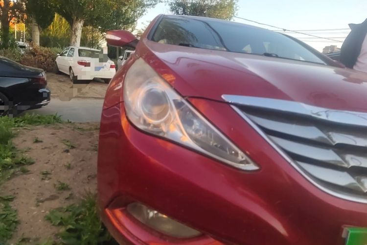 Used Hyundai Sonata 2011 2.0L Automatic Luxury Edition Right Front Headlight