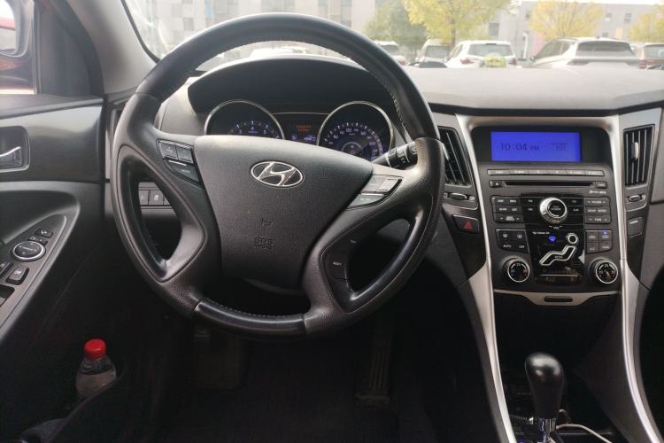 Used Hyundai Sonata 2011 2.0L Automatic Supreme Edition Steering Wheel