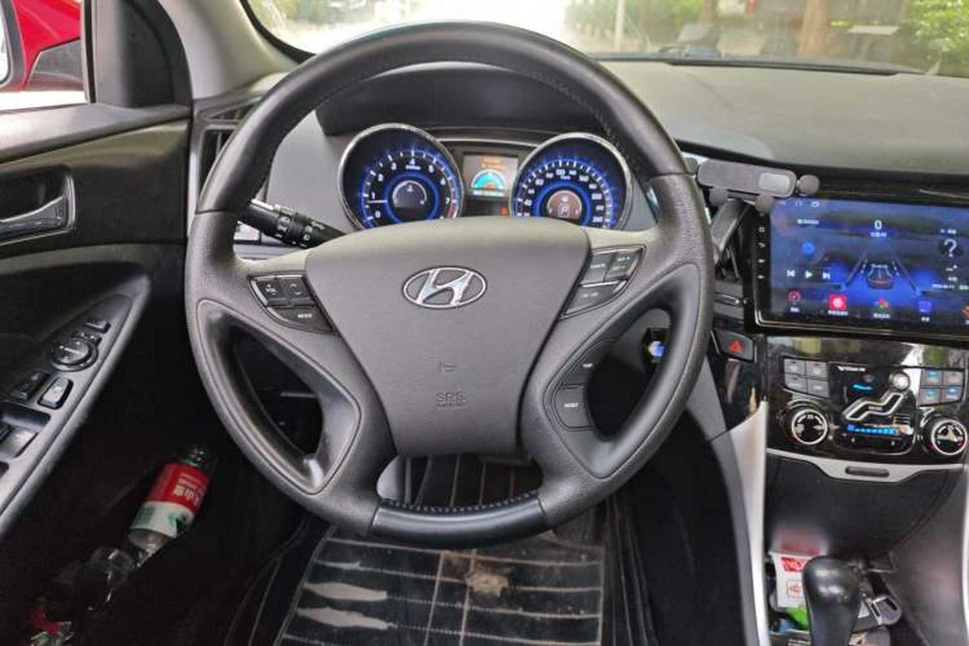 Used Hyundai Sonata 2011 2.0L Automatic Luxury Edition Steering Wheel
