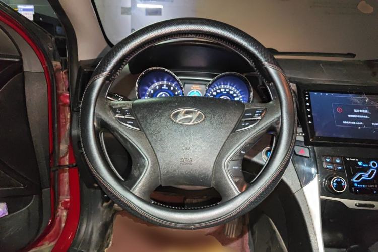 Used Hyundai Sonata 2011 2.0L Automatic Supreme Edition Steering Wheel