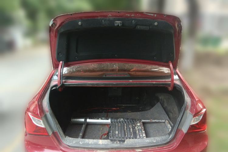 Used Hyundai Sonata 2011 2.0L Automatic Luxury Edition Trunk