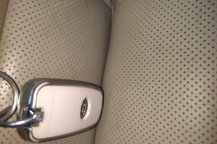 Used Hyundai Sonata 2011 2.0L Automatic Luxury Edition Vehicle Key