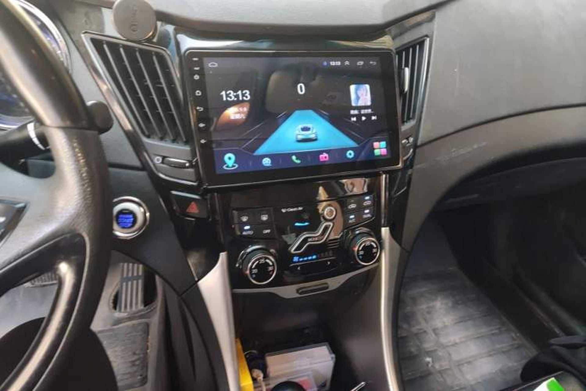 Used Hyundai Sonata 2011 2.0L Automatic Luxury Edition Audio And AC Panel