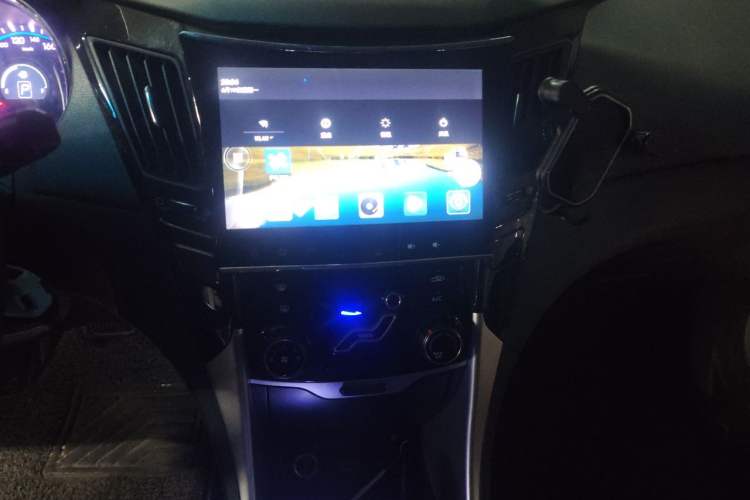 Used Hyundai Sonata 2011 2.0L Automatic Fashion Edition Audio And AC Panel