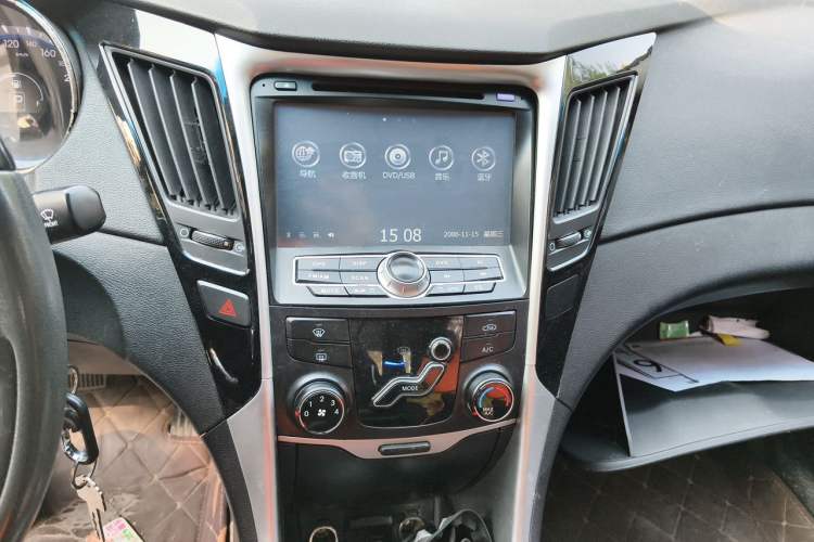 Used Hyundai Sonata 2011 2.0L Automatic Leading Edition Audio And AC Panel