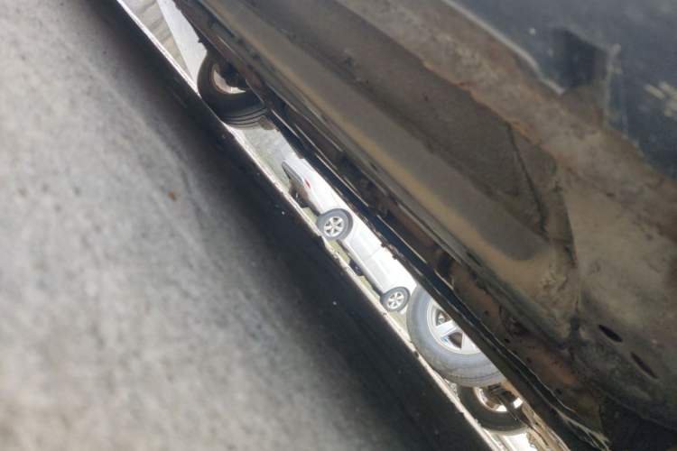 Used Hyundai Sonata 2011 2.0L Automatic Luxury Edition Chassis Front Right