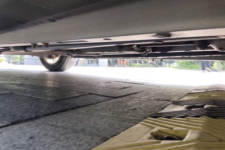 Used Hyundai Sonata 2011 2.0L Automatic Leading Edition Chassis Front Right