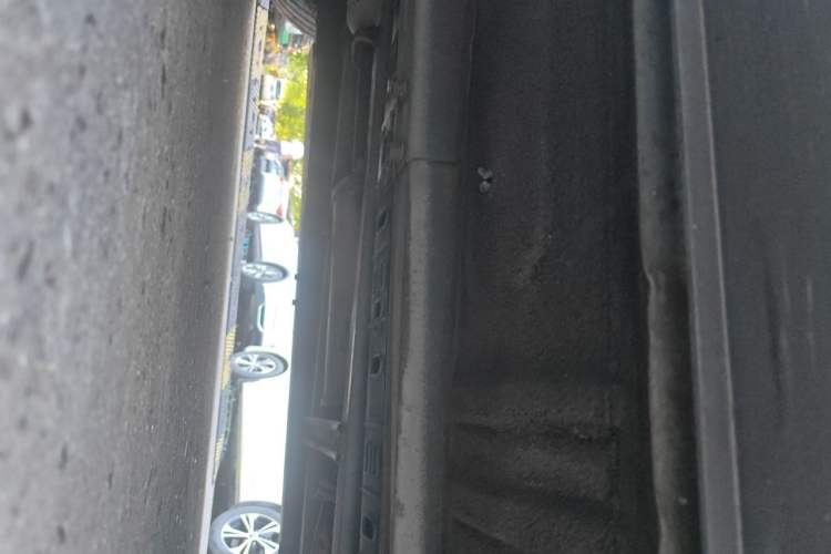 Used Hyundai Sonata 2011 2.0L Automatic Prestige Edition Chassis Rear Left