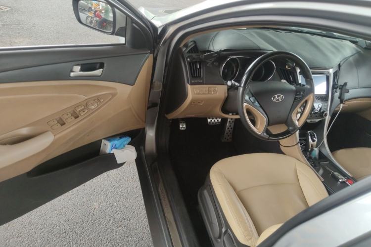 Used Hyundai Sonata 2011 2.0L Automatic Leading Edition Driver Seat