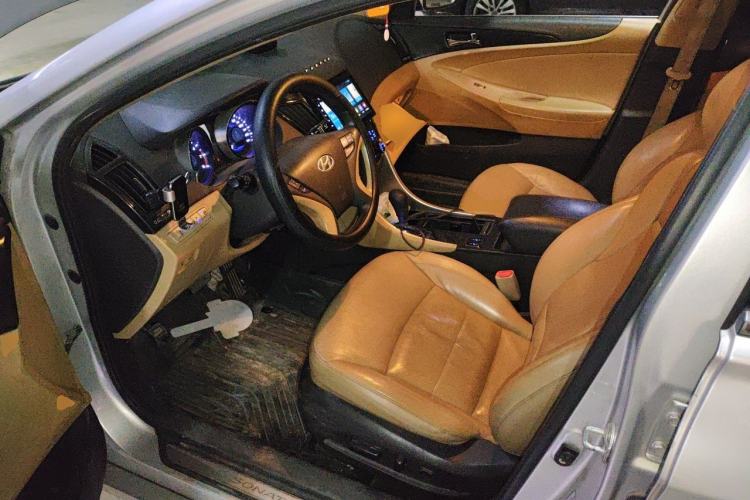 Used Hyundai Sonata 2011 2.0L Automatic Supreme Edition Driver Seat
