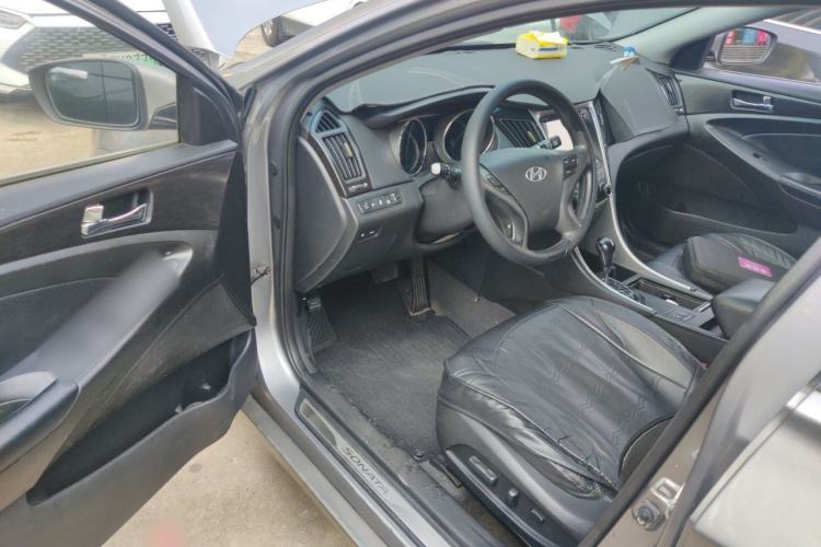Used Hyundai Sonata 2011 2.0L Automatic Luxury Edition Driver Seat
