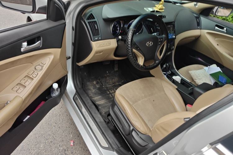 Used Hyundai Sonata 2011 2.0L Automatic Leading Edition Driver Seat