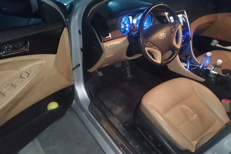 Used Hyundai Sonata 2011 2.0L Automatic Luxury Edition Driver Seat