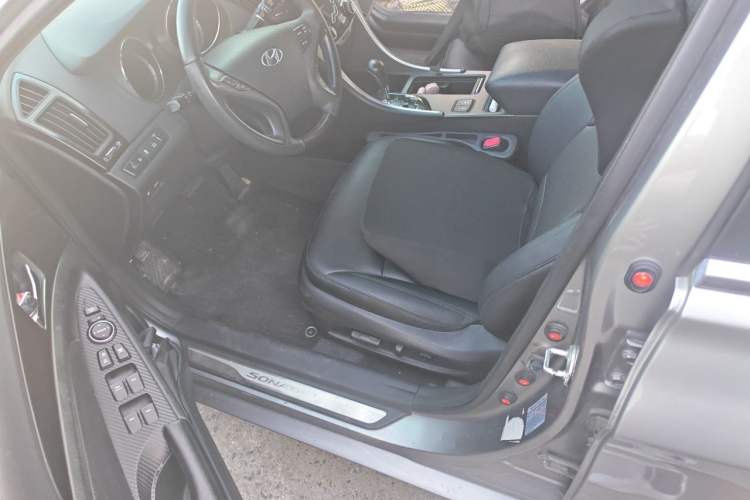 Used Hyundai Sonata 2011 2.0L Automatic Prestige Edition Driver Seat