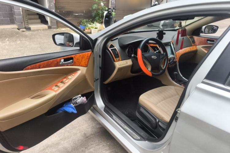 Used Hyundai Sonata 2011 2.0L Automatic Leading Edition Driver Seat