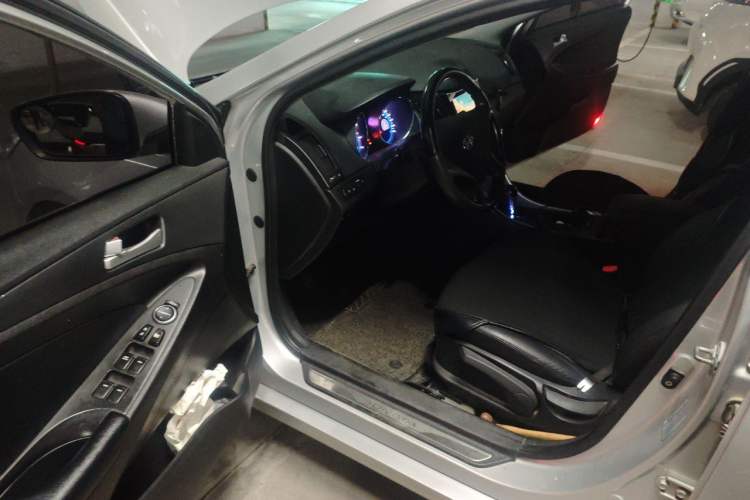Used Hyundai Sonata 2011 2.0L Automatic Fashion Edition Driver Seat