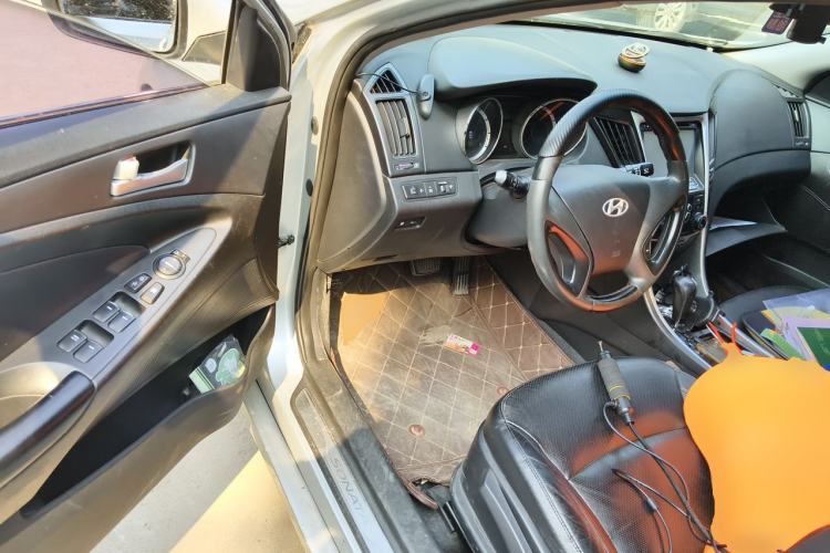 Used Hyundai Sonata 2011 2.0L Automatic Leading Edition Driver Seat