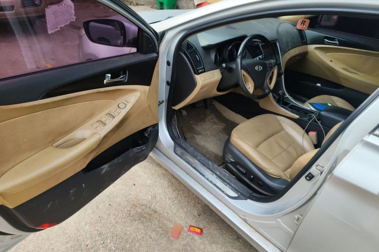 Used Hyundai Sonata 2011 2.0L Automatic Luxury Edition Driver Seat