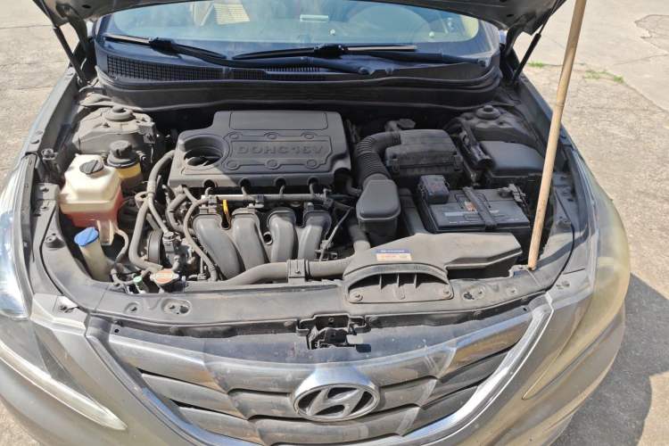 Used Hyundai Sonata 2011 2.0L Automatic Leading Edition Engine Bay